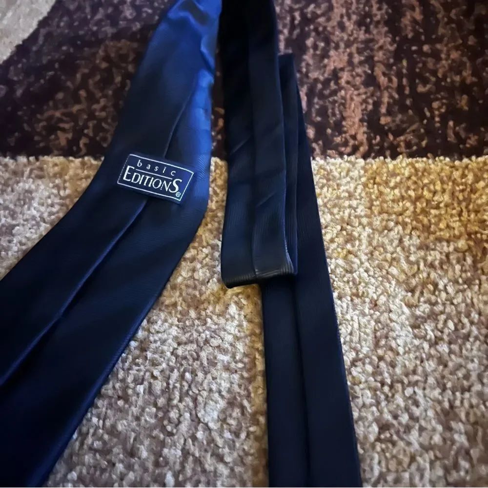 Basic Editions tie  - Picture 5 of 6
